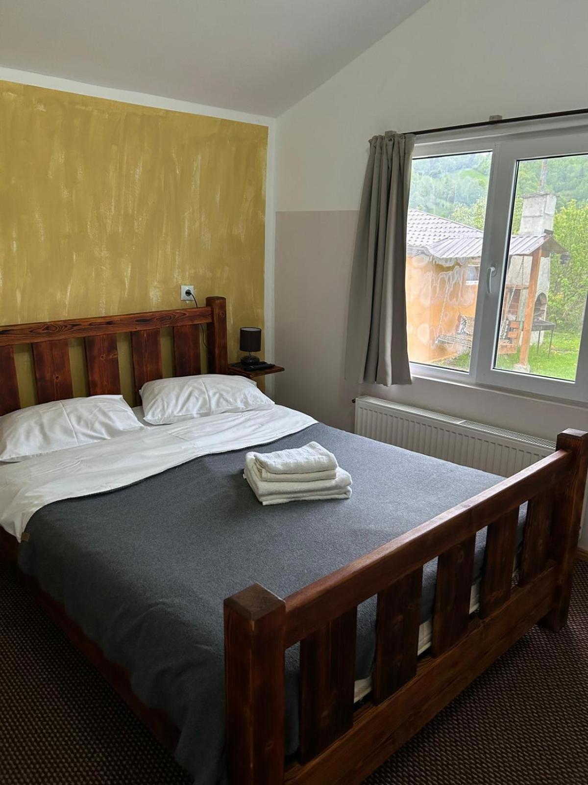 Cabanute Luca Ama Bran Lodge *